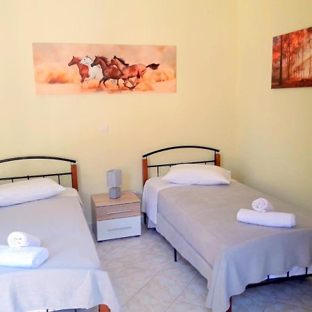 Dourios Ippos Apartments Frikes 外观 照片