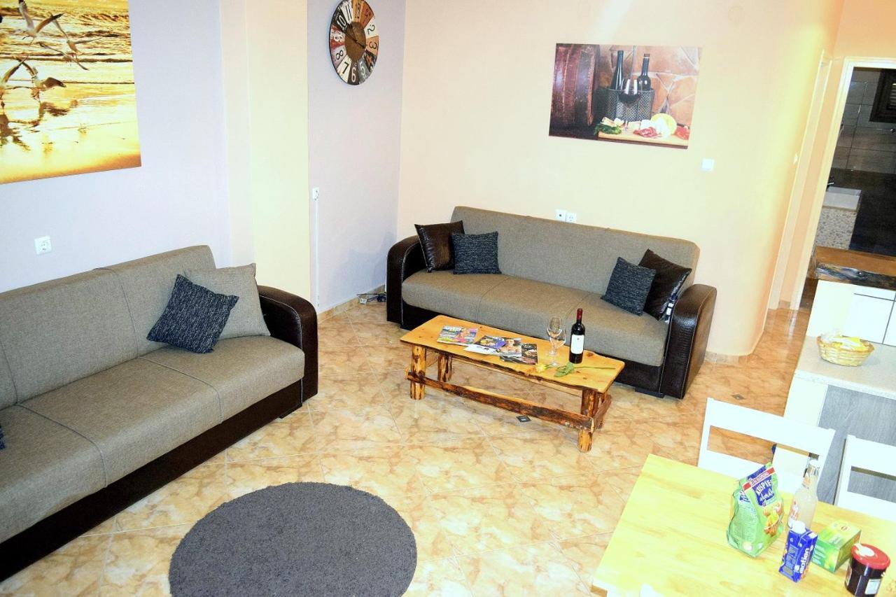 Dourios Ippos Apartments Frikes 外观 照片