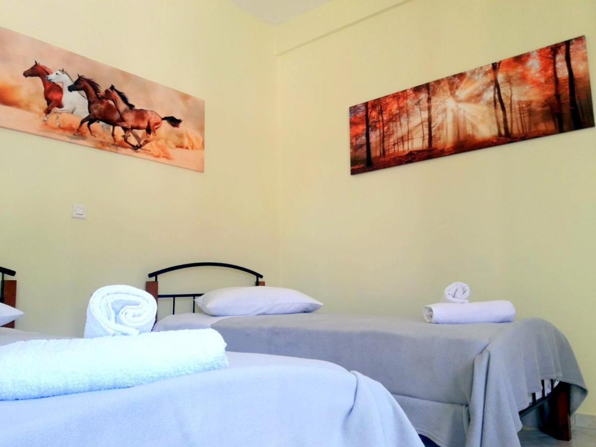 Dourios Ippos Apartments Frikes 外观 照片